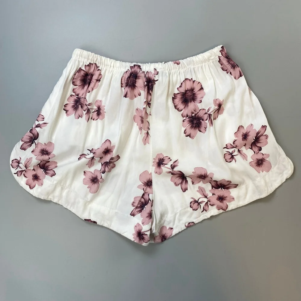Brandy Melville Shorts White Pink Floral Print Italy Dollette Soft Girl Coquette - Picture 2 of 11